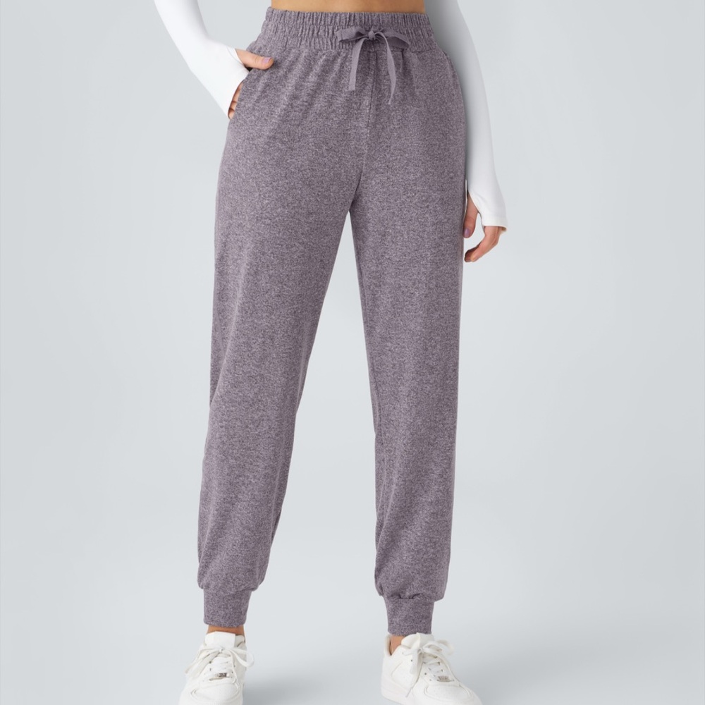 Halara High Waisted Drawstring Pocket Ruched Yoga Joggers - Picture 4 of 4